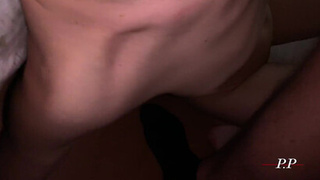 любимая кента была трахнута в попку пока она