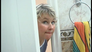 Зрелая русская дама совершает инцест с племянником